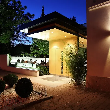 Отель Fischer 4*